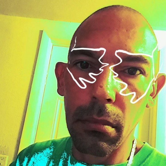 Meet your Posher, Damien - Picture 2 of 8